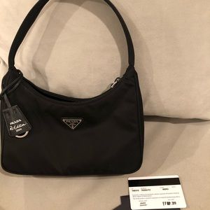 Prada hobo re-edition 2019 black